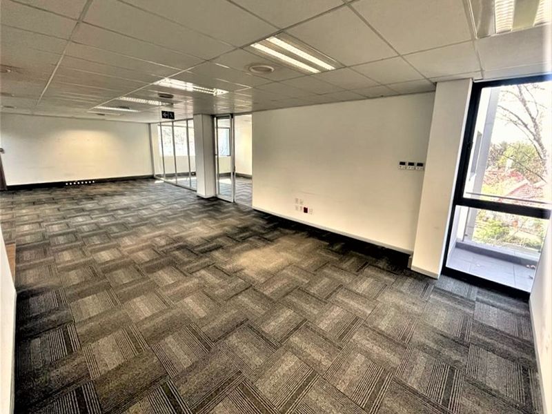 Office space to let in Rosebank - Photo 8