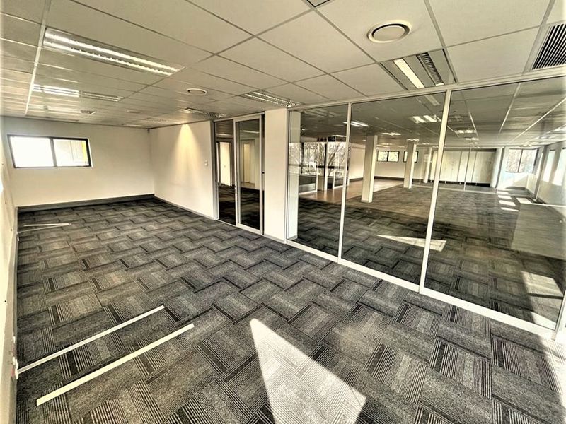 Office space to let in Rosebank - Photo 7