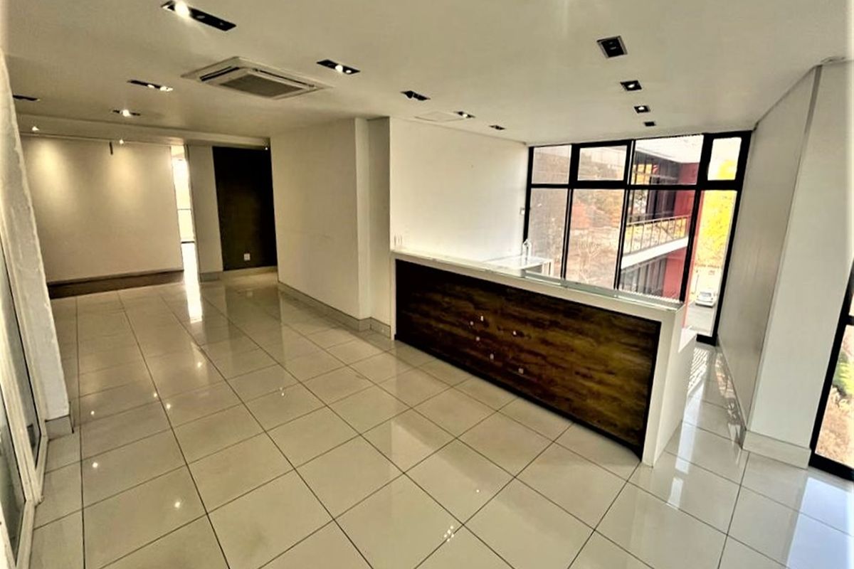 Office space to let in Rosebank - Photo 4