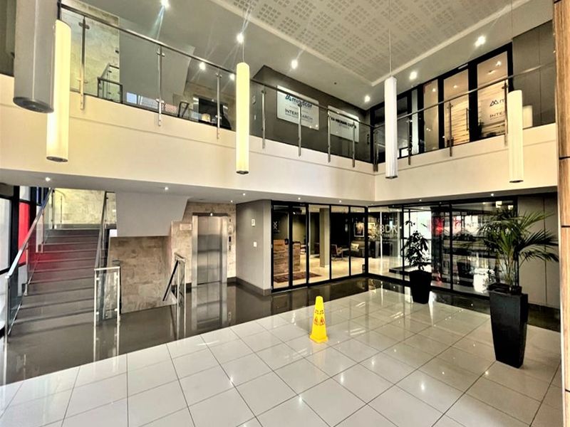 Office space to let in Rosebank - Photo 3