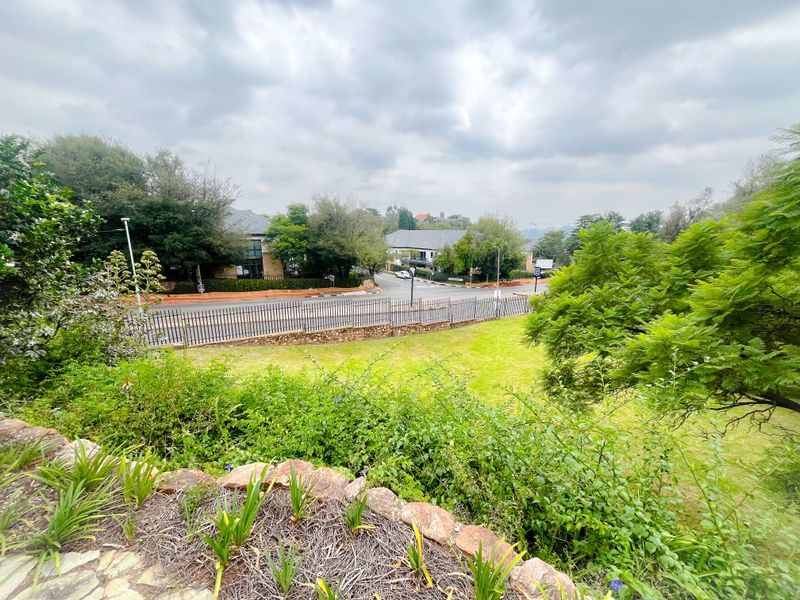 Office space for sale in Parktown - Photo 8