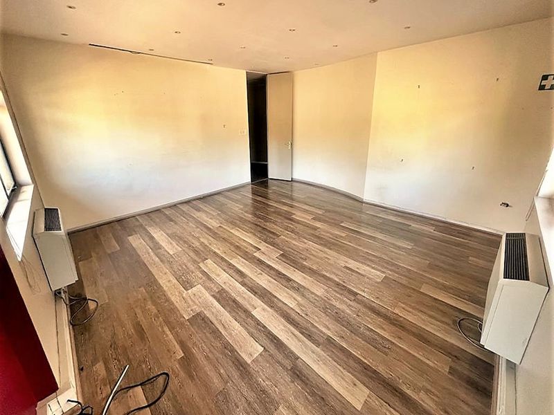 Office space to let in Parktown - Photo 4