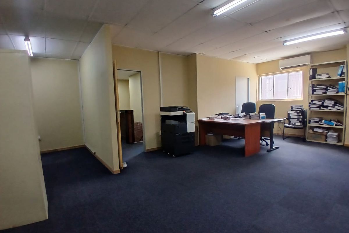 800m2 Prime Secure Warehouse for Rent - Photo 4