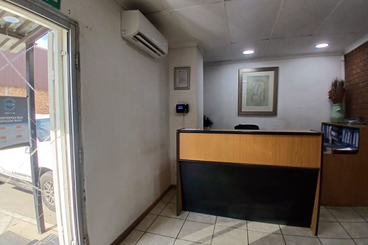 800m2 Prime Secure Warehouse for Rent - Photo 3
