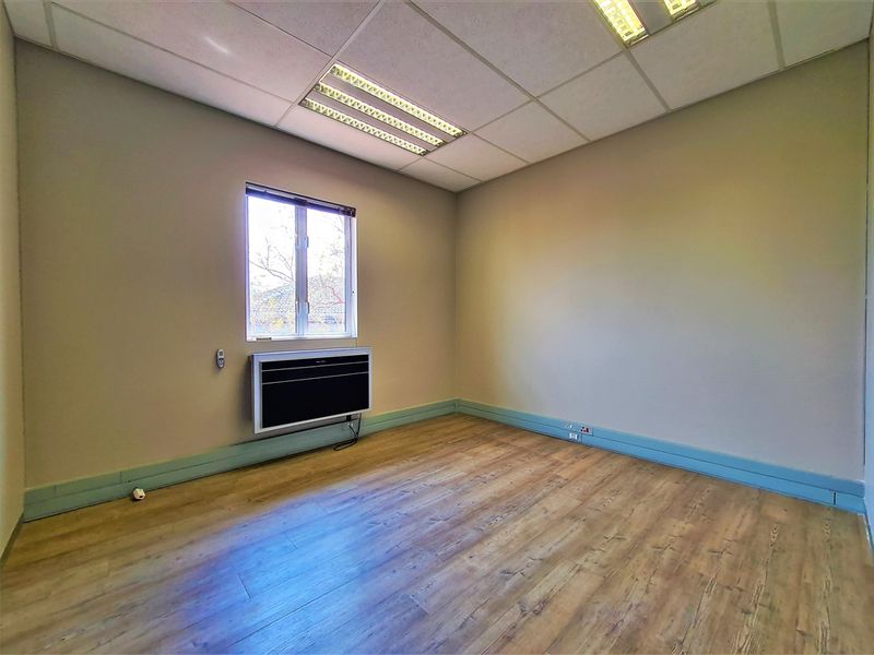 365m2 Open Plan Office to Let in Waterford Office Park - Photo 7
