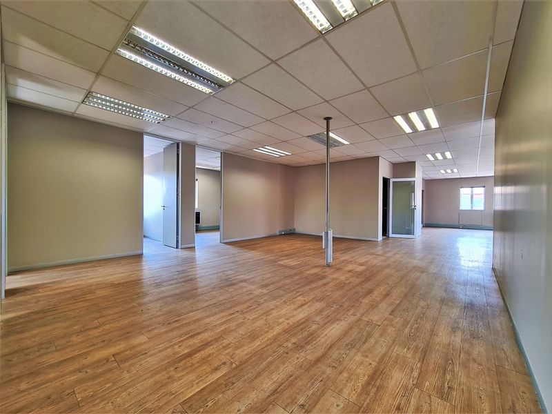 365m2 Open Plan Office to Let in Waterford Office Park - Photo 6