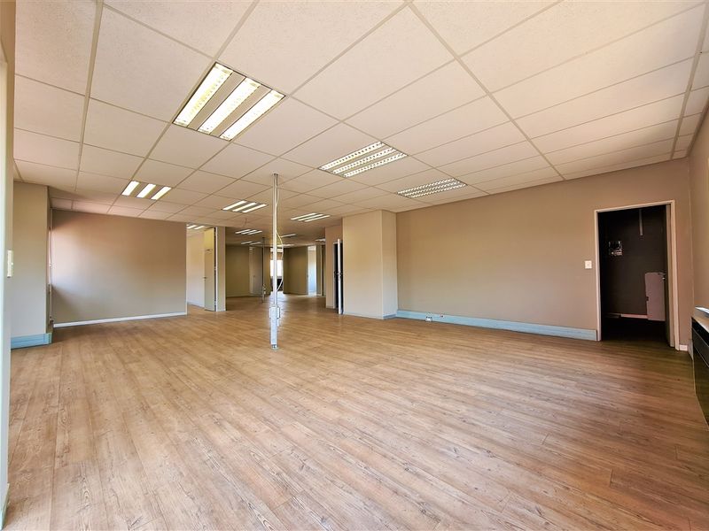 365m2 Open Plan Office to Let in Waterford Office Park - Photo 3