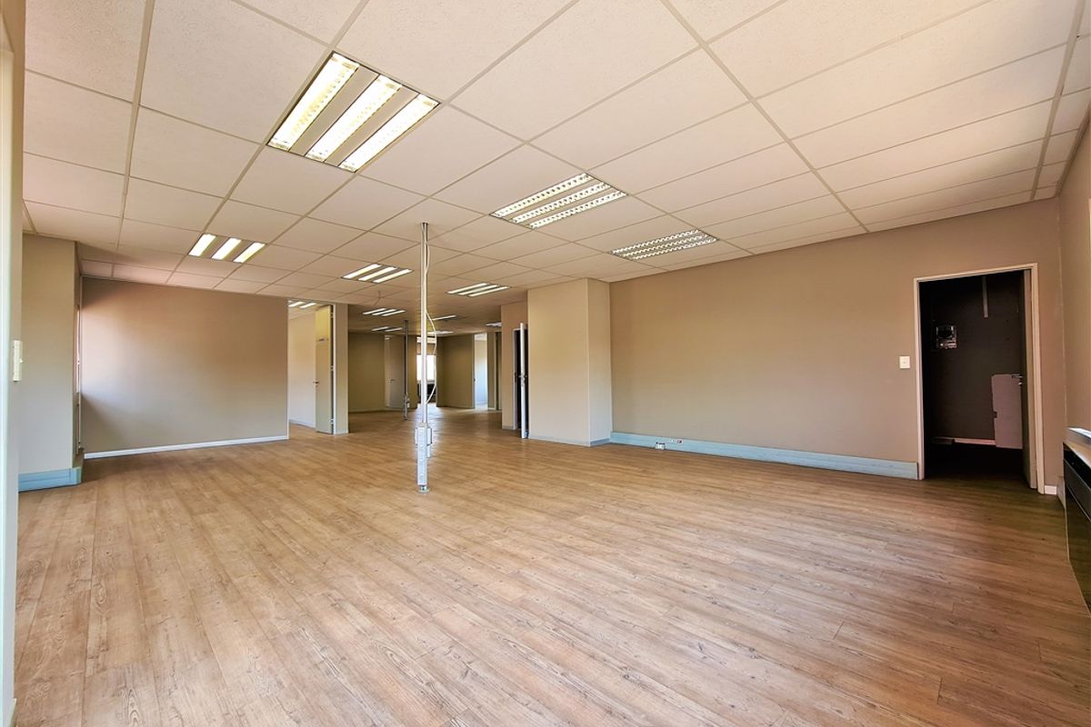 365m2 Open Plan Office to Let in Waterford Office Park - Photo 3