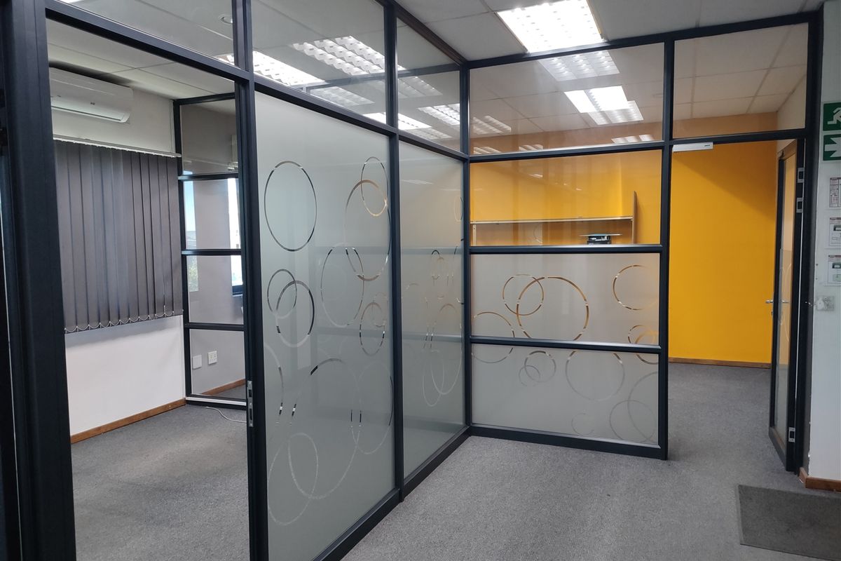 1822m2 warehouse  - FOR SALE - Photo 4