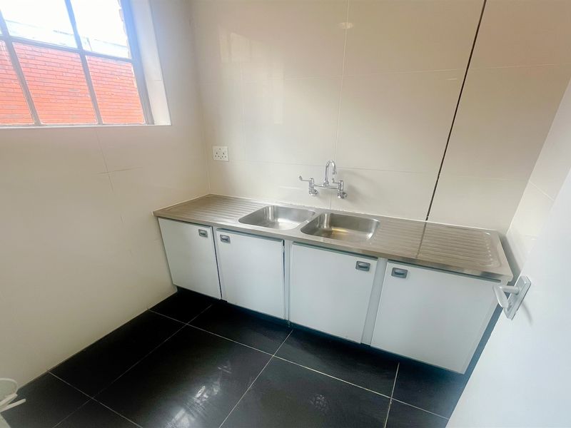 Office/studio space to let in Auckland Park - Photo 8