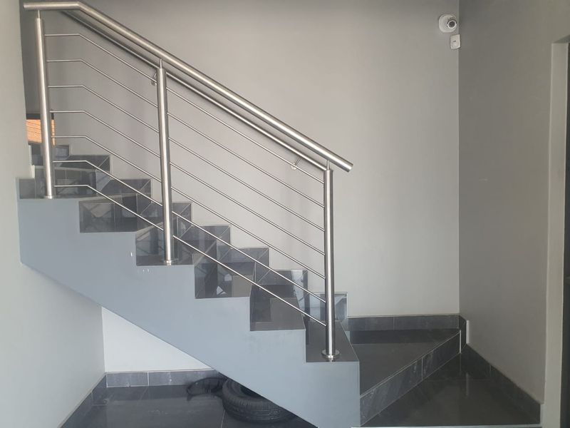 340m2 Warehouse TO LET in Clayville - Photo 10