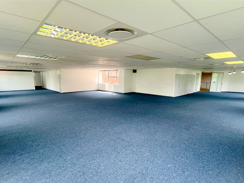 Office space to let in Parktown - Photo 4