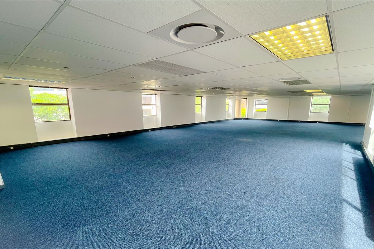 Office space to let in Parktown - Photo 5