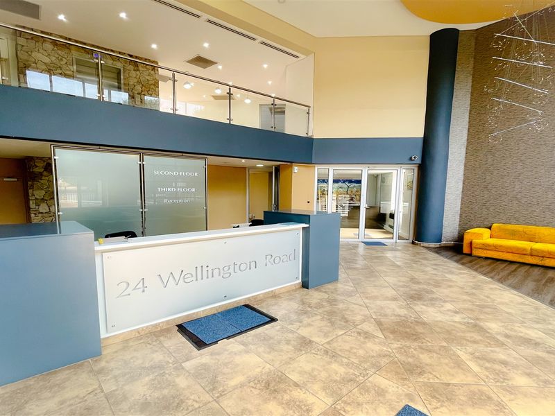 Office space to let in Parktown - Photo 3