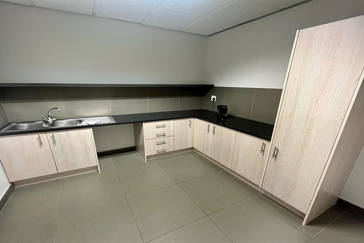 Office space to let - Photo 4