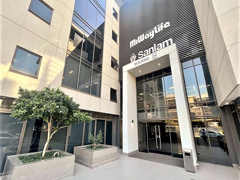 433m2 office space to let in Parktown - Photo 3