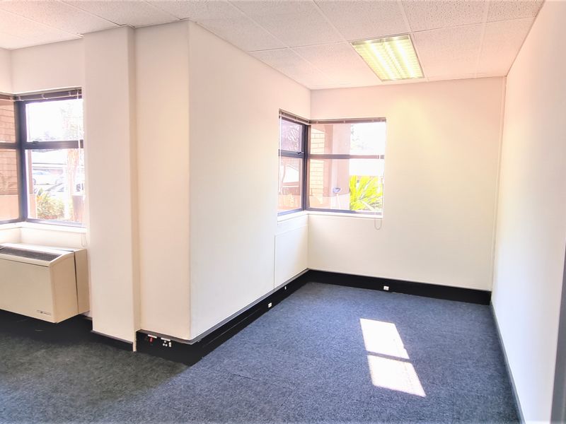 Office to let in Northdowns Office Park - Photo 8