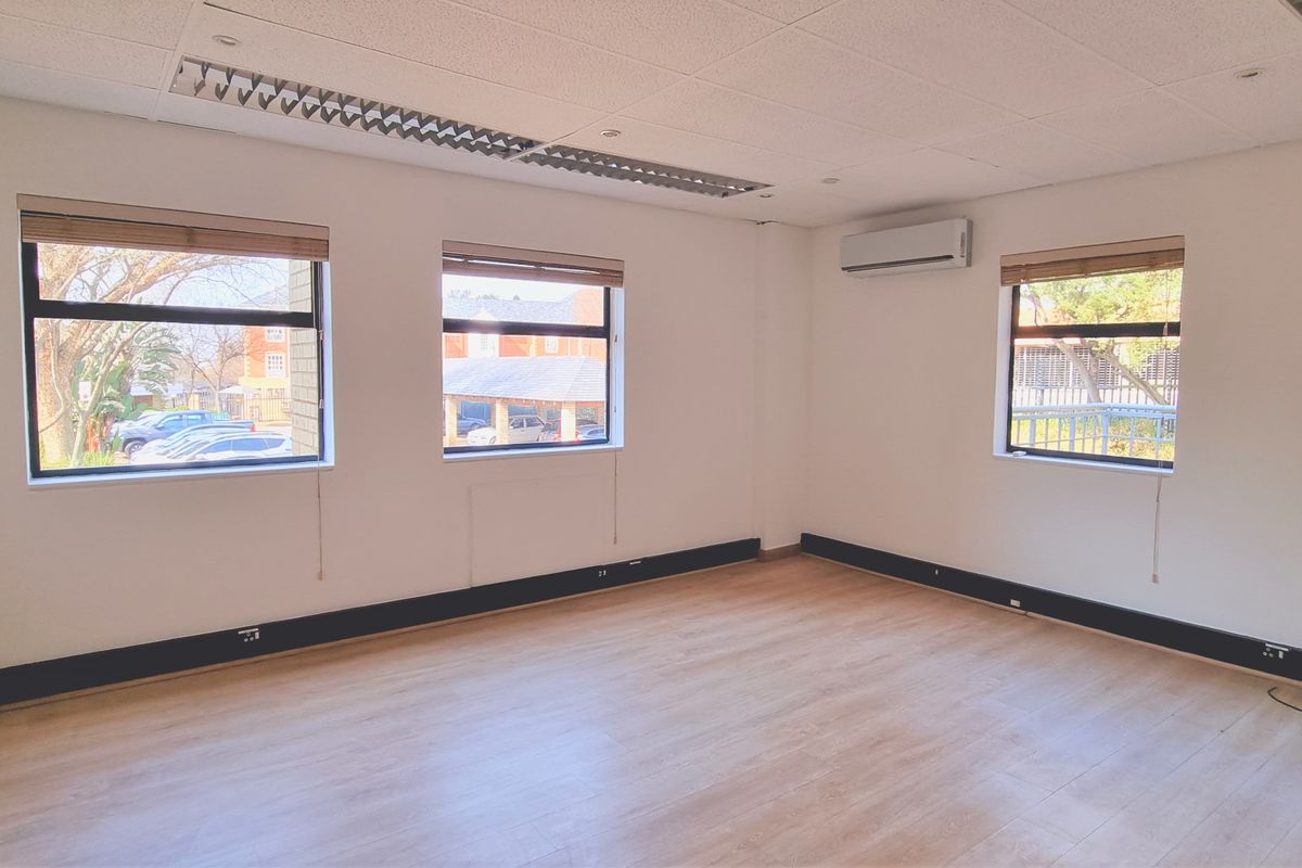 Office to let in Northdowns Office Park - Photo 3