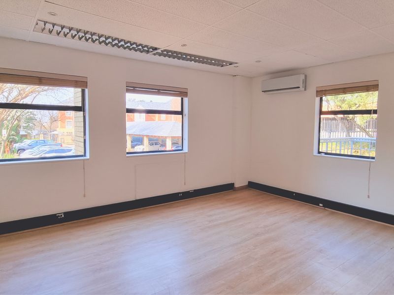 Office to let in Northdowns Office Park - Photo 3