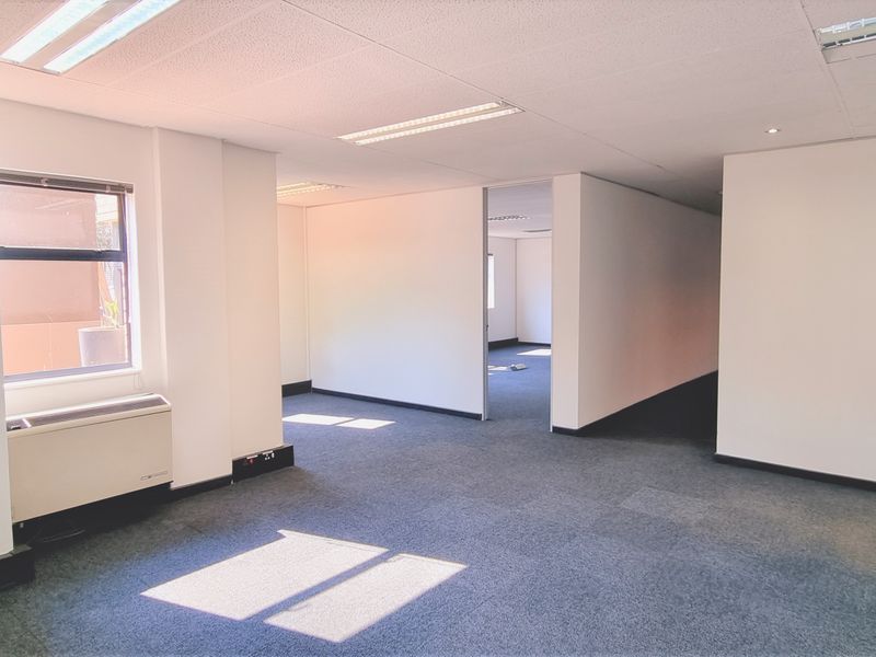 Office to let in Northdowns Office Park - Photo 2