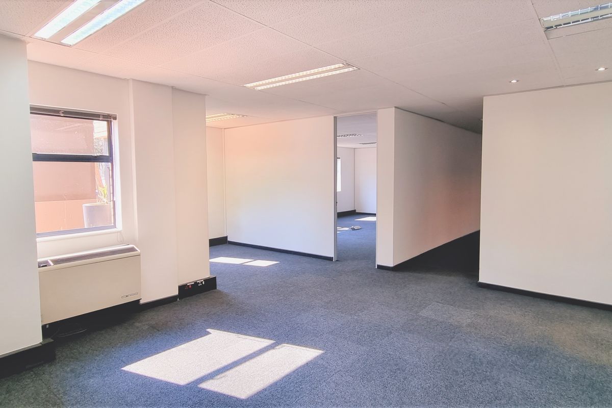Office to let in Northdowns Office Park - Photo 2