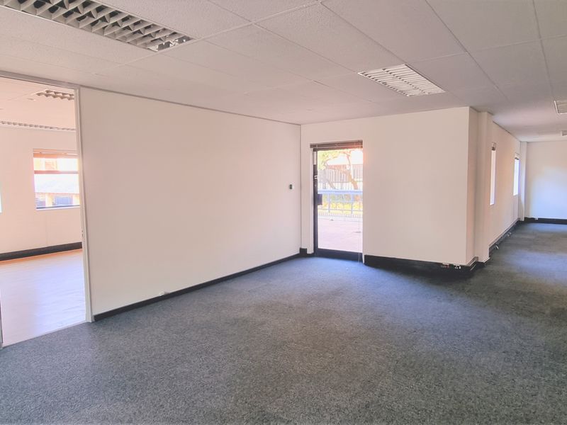 Office to let in Northdowns Office Park - Photo 6