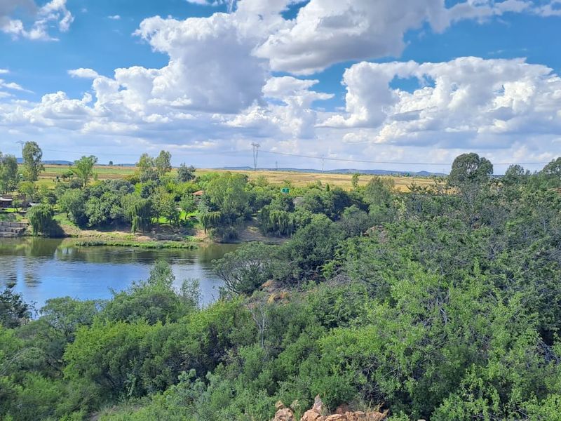 Your Riverside Dream: 15 000sqm of Untouched Beauty with 80 Metres of River Frontage - Photo 1