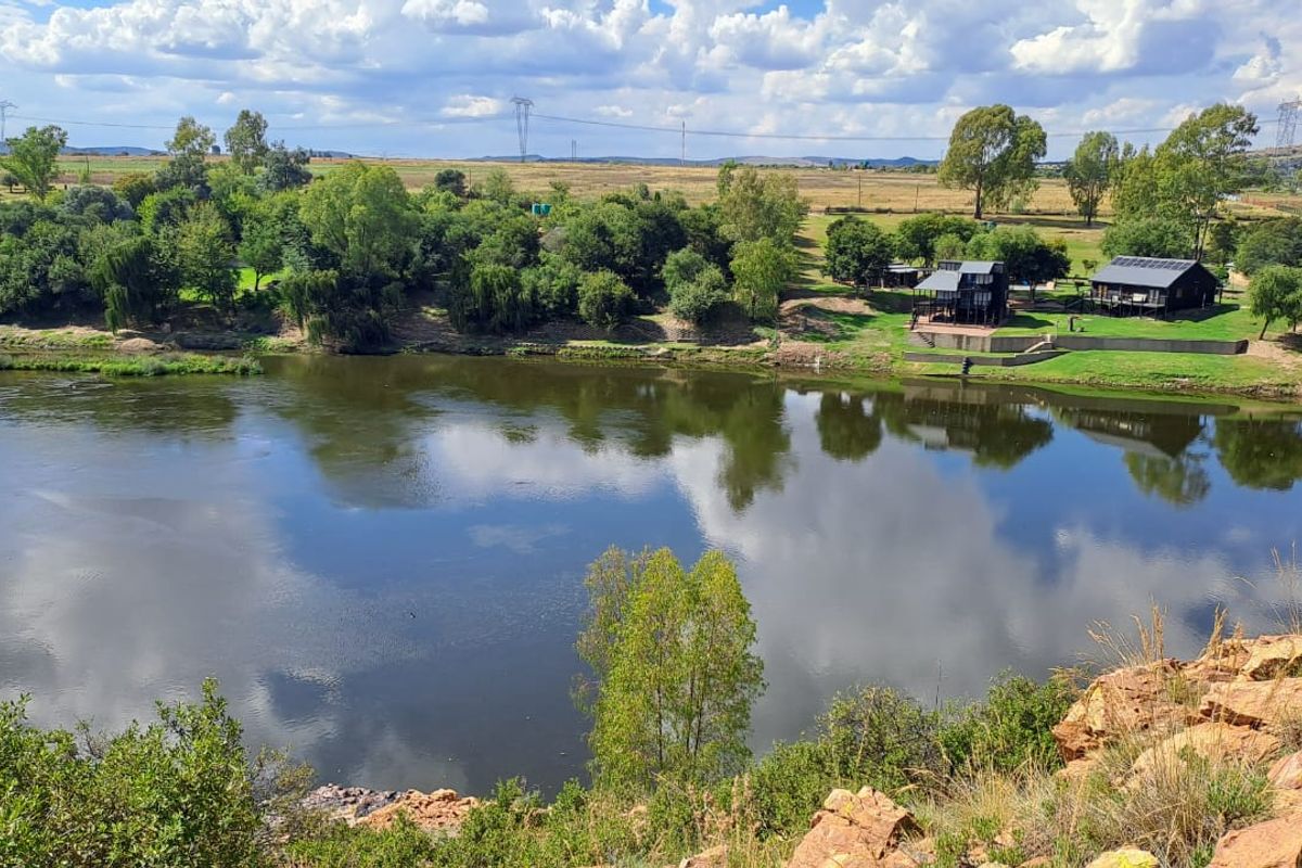 Your Riverside Dream: 15 000sqm of Untouched Beauty with 80 Metres of River Frontage - Photo 4
