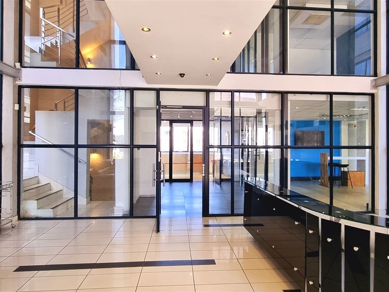 Modern offices to let in 359 Rivonia Boulevard - Photo 2