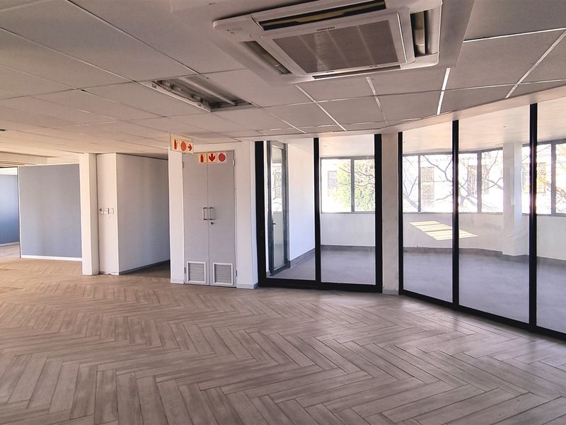 Modern offices to let in 359 Rivonia Boulevard - Photo 10