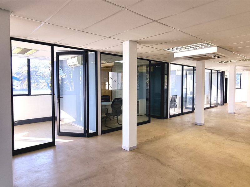 Modern offices to let in 359 Rivonia Boulevard - Photo 5