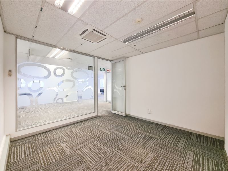 Commercial Office to Let in Constantia Park - Photo 8