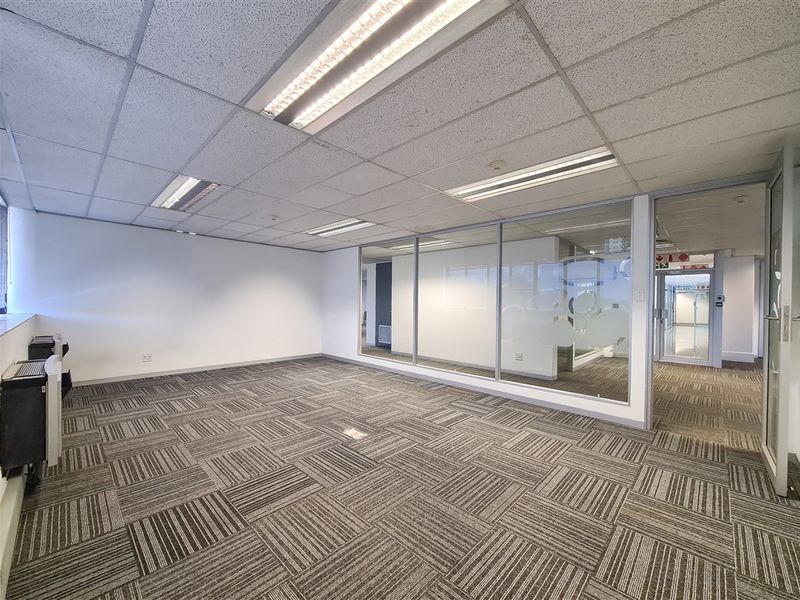 Commercial Office to Let in Constantia Park - Photo 10