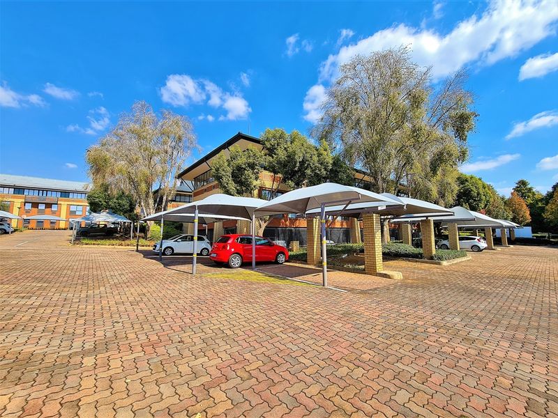Commercial Office to Let in Constantia Park - Photo 4