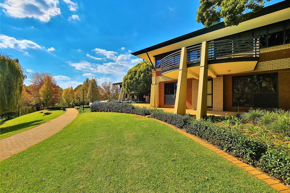 Commercial Office to Let in Constantia Park - Photo 3