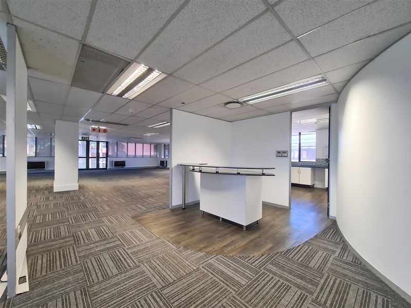 2960m2 A-Grade Building to Let in Constanta Kloof - Photo 9