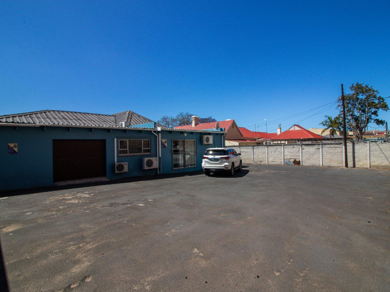 Commercial property in the middle of Southernwood for sale - Photo 2