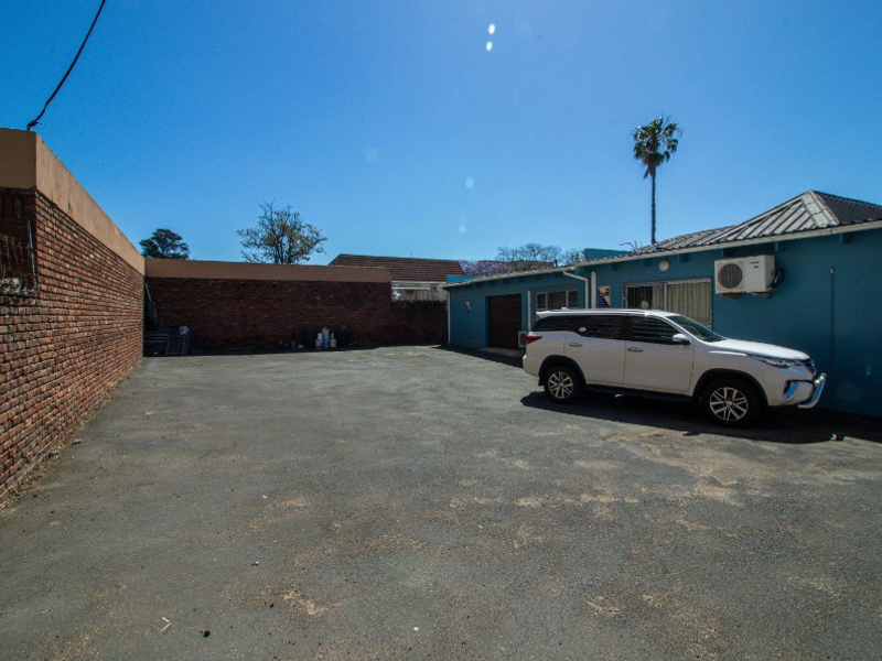 Commercial property in the middle of Southernwood for sale - Photo 4