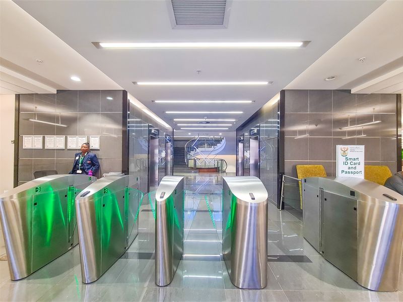 Commercial Office to Let in Lakeview Office Park - Photo 10