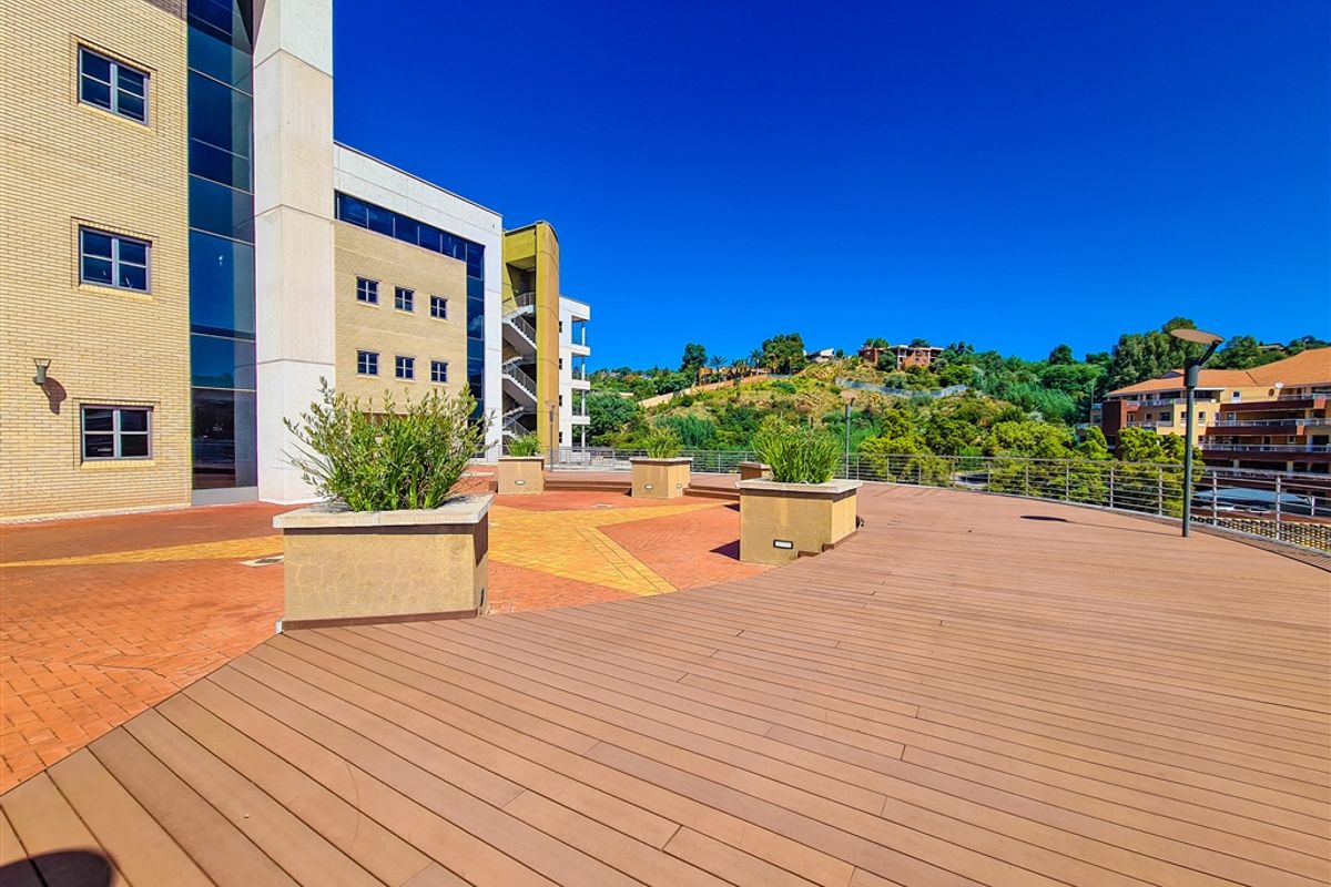 Commercial Office to Let in Lakeview Office Park - Photo 4