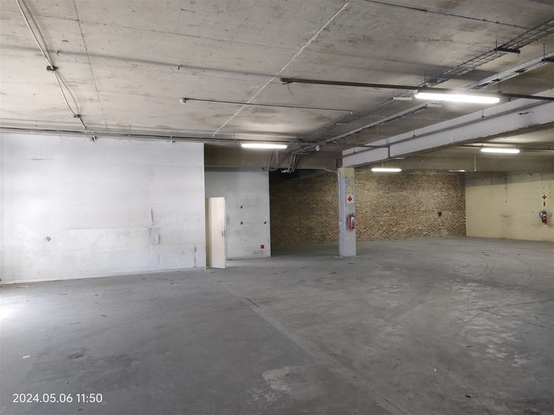 441m2  Warehouse  - TO LEASE - Photo 8