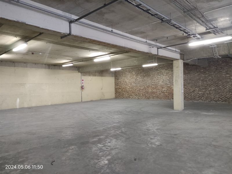 441m2  Warehouse  - TO LEASE - Photo 5