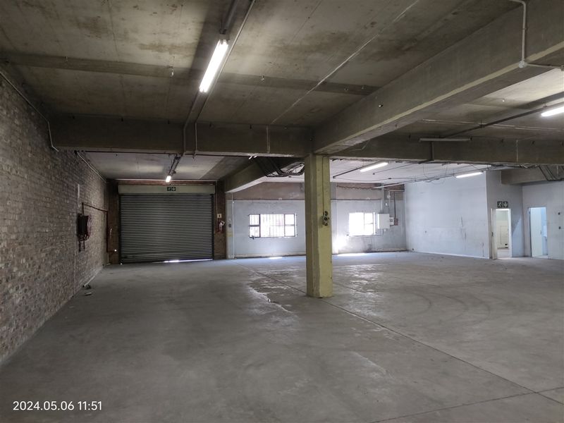 441m2  Warehouse  - TO LEASE - Photo 9