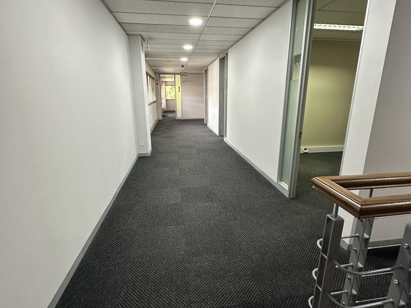 First Floor Office Space - 924m2 Available To Rent in Golf Park, Mowbray - Photo 6