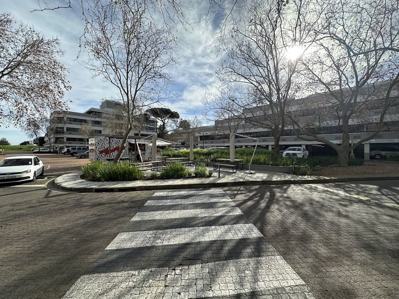 First Floor Office Space - 924m2 Available To Rent in Golf Park, Mowbray - Photo 2