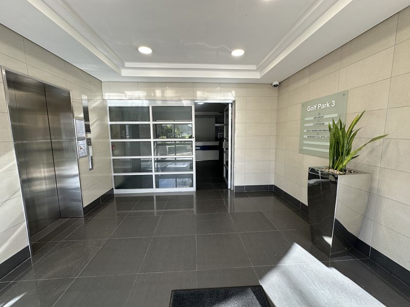 First Floor Office Space - 924m2 Available To Rent in Golf Park, Mowbray - Photo 4