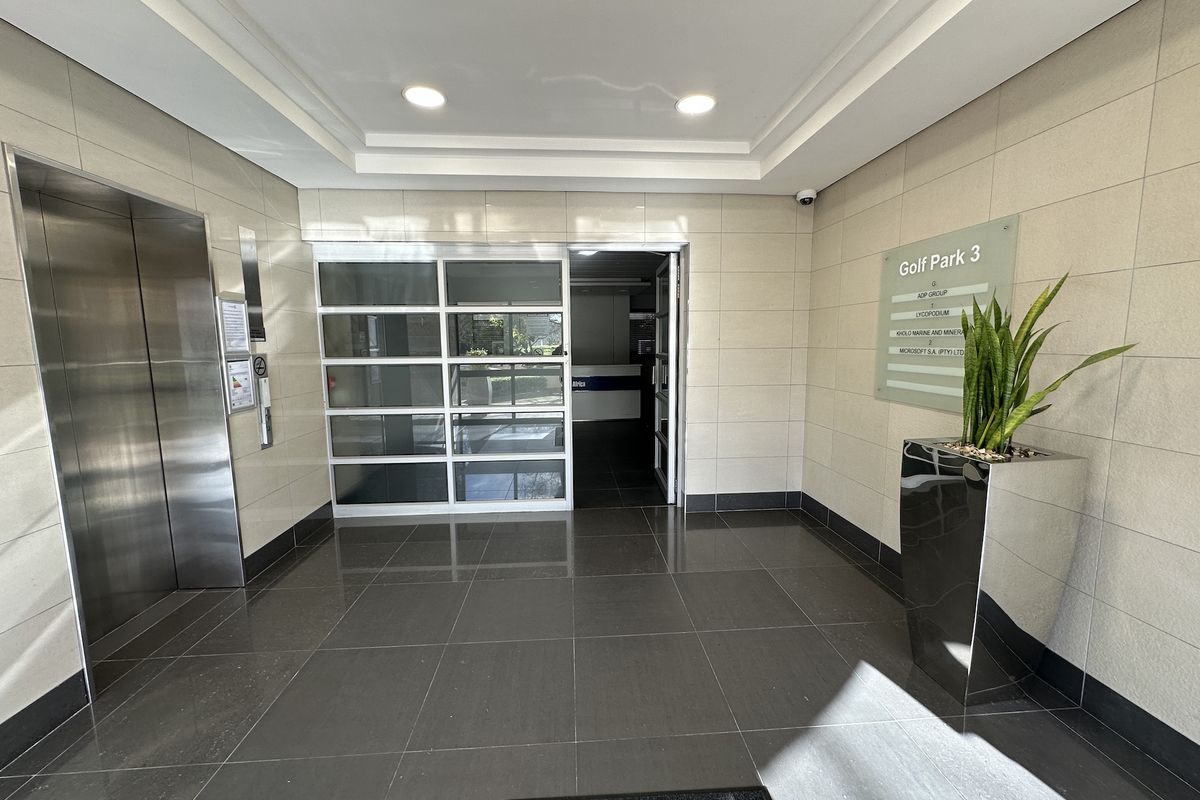 First Floor Office Space - 924m2 Available To Rent in Golf Park, Mowbray - Photo 4