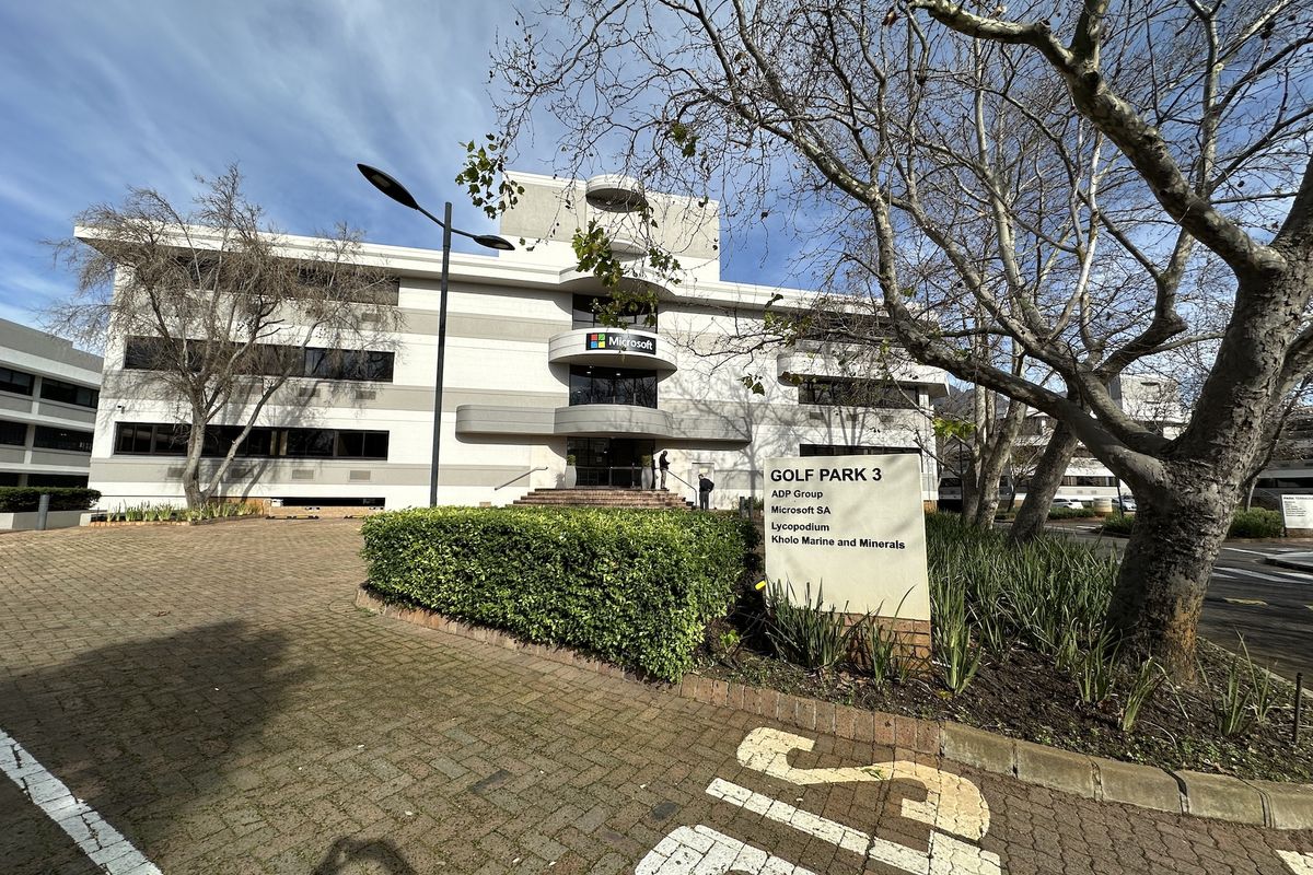 First Floor Office Space - 924m2 Available To Rent in Golf Park, Mowbray - Photo 3