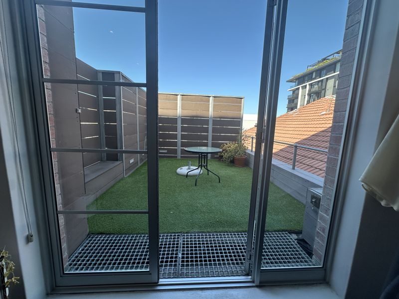 Upmarket Fitted Office with Boardroom & Balcony - Photo 4