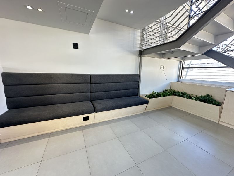 Exceptional A-Grade Offices over 2 Floors with Terrace and Iconic Views - Photo 7